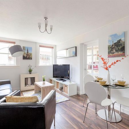 Stunning 1 Bed At Holyrood Palace & Arthurs Seat Edinburgh Bagian luar foto