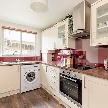 Stunning 1 Bed At Holyrood Palace & Arthurs Seat Edinburgh Bagian luar foto