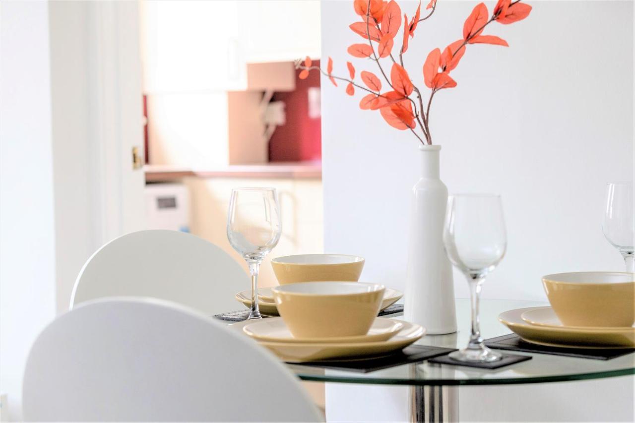 Stunning 1 Bed At Holyrood Palace & Arthurs Seat Edinburgh Bagian luar foto