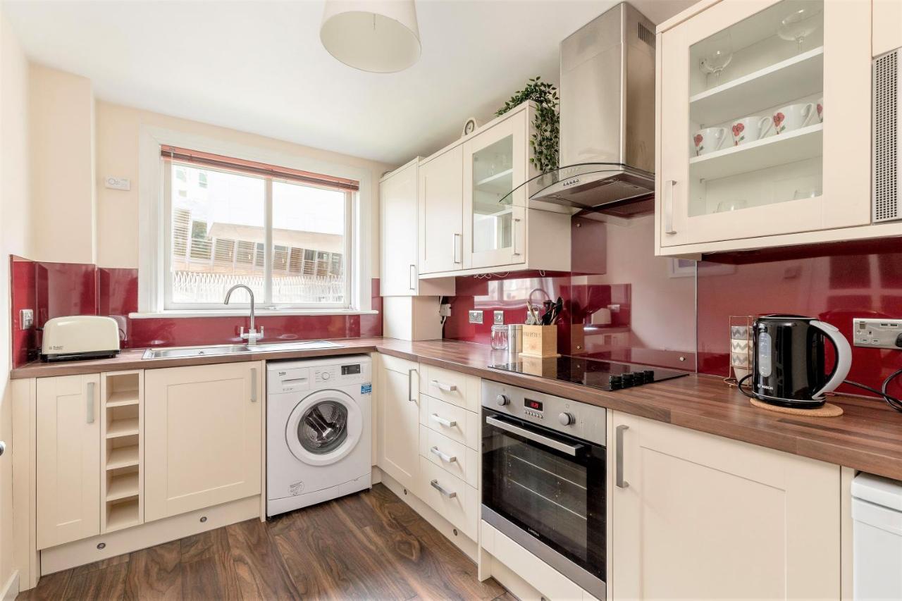 Stunning 1 Bed At Holyrood Palace & Arthurs Seat Edinburgh Bagian luar foto