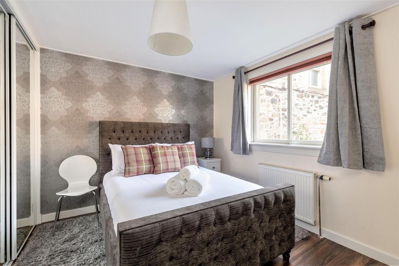 Stunning 1 Bed At Holyrood Palace & Arthurs Seat Edinburgh Bagian luar foto