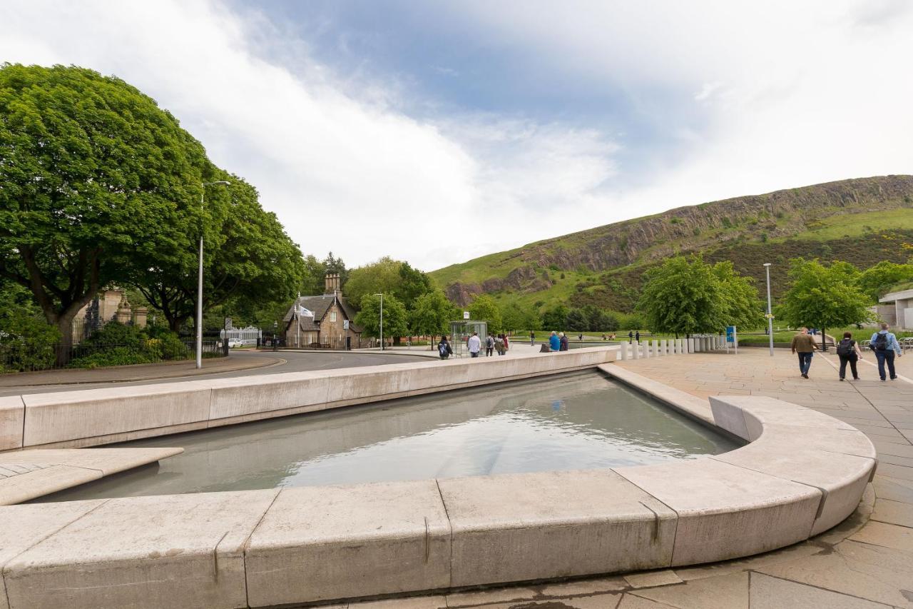 Stunning 1 Bed At Holyrood Palace & Arthurs Seat Edinburgh Bagian luar foto