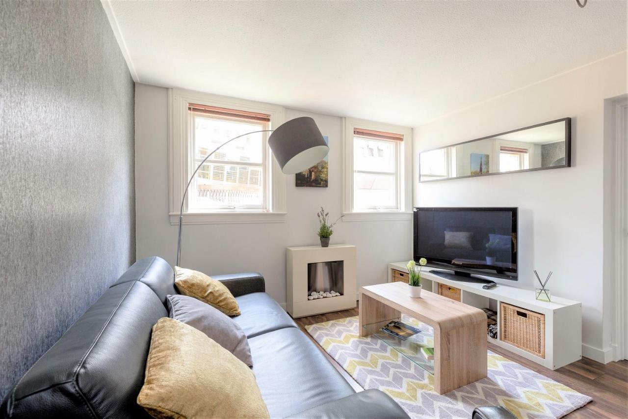 Stunning 1 Bed At Holyrood Palace & Arthurs Seat Edinburgh Bagian luar foto