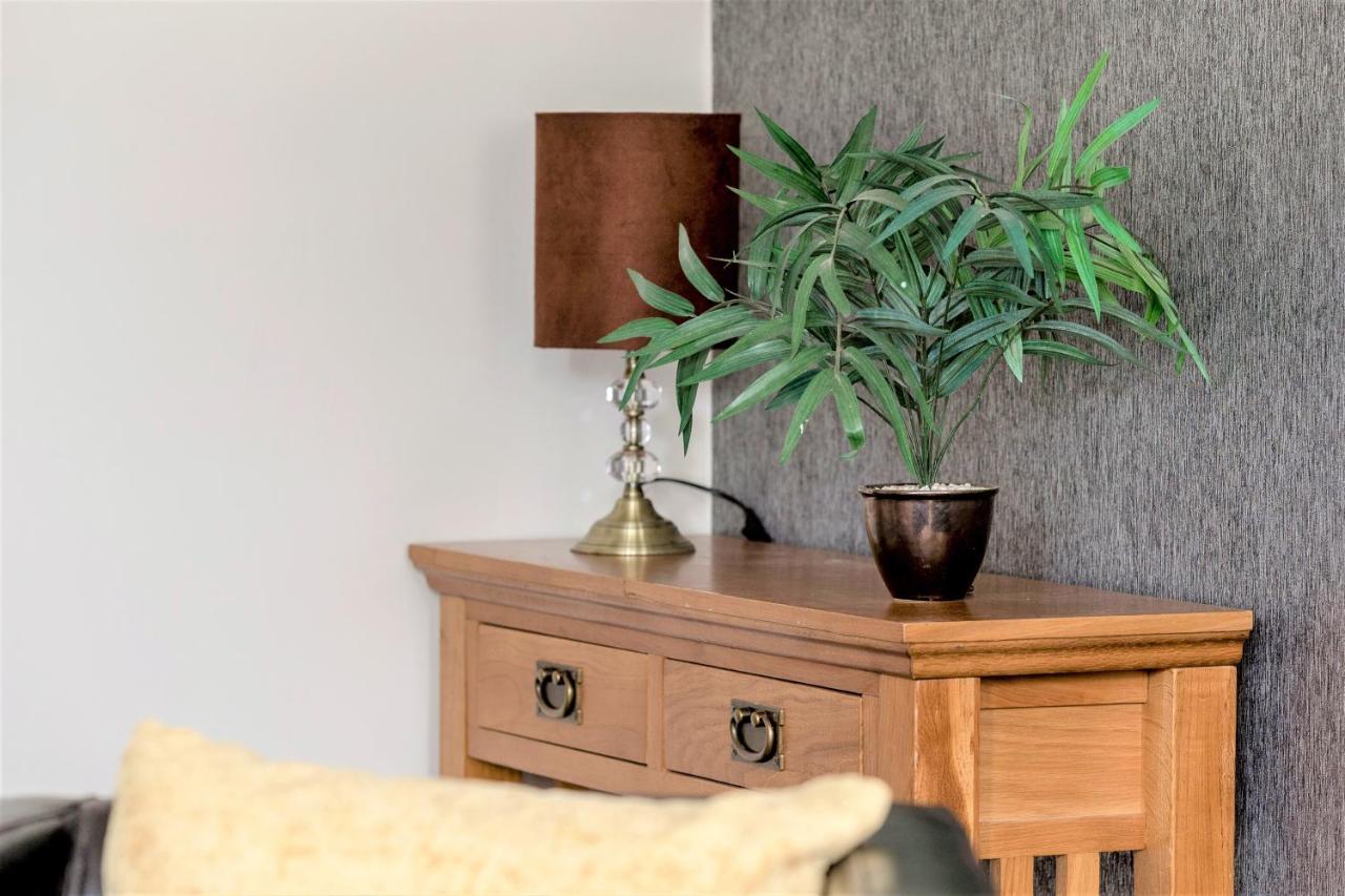 Stunning 1 Bed At Holyrood Palace & Arthurs Seat Edinburgh Bagian luar foto