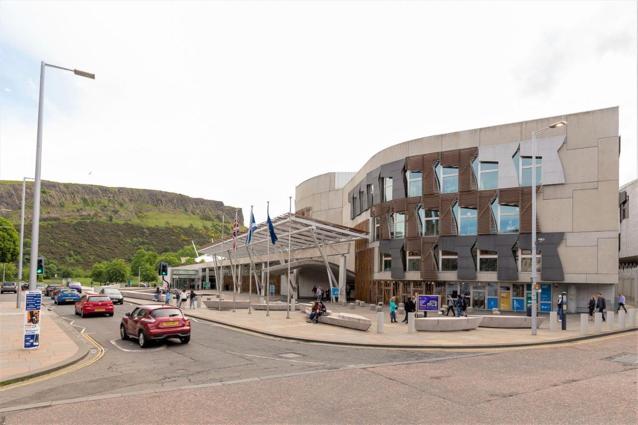 Stunning 1 Bed At Holyrood Palace & Arthurs Seat Edinburgh Bagian luar foto