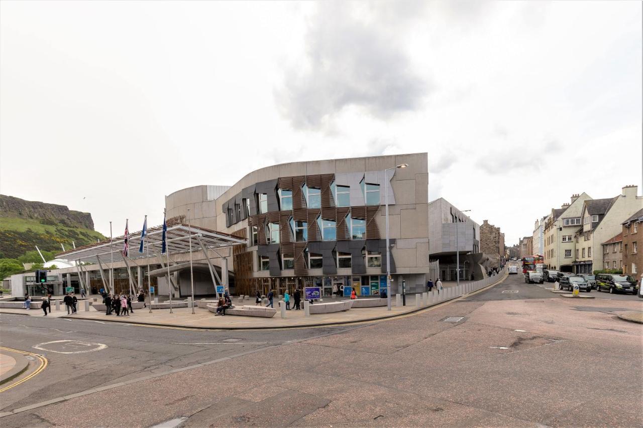 Stunning 1 Bed At Holyrood Palace & Arthurs Seat Edinburgh Bagian luar foto